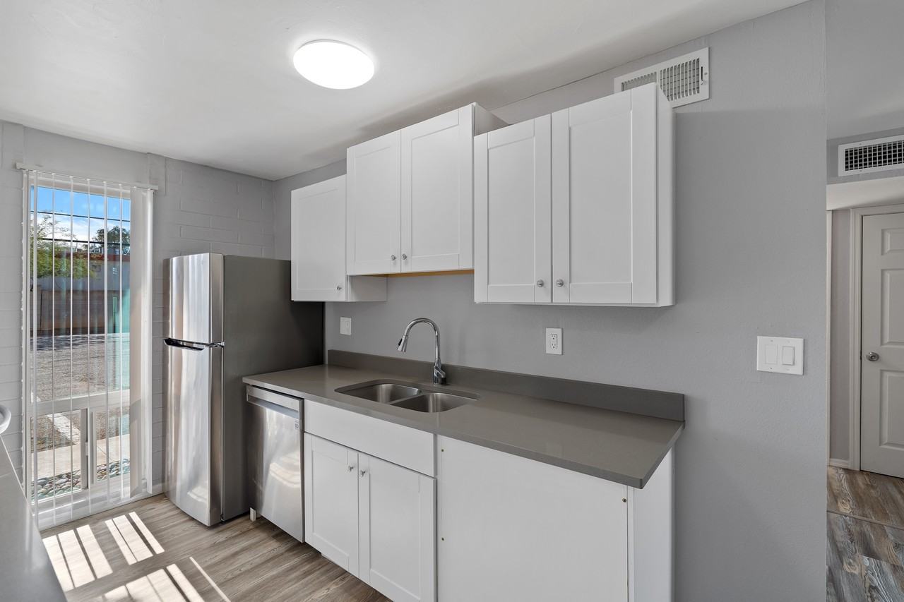 1805 // 5570 East Hampton Street #104 - Photo 7 of 15