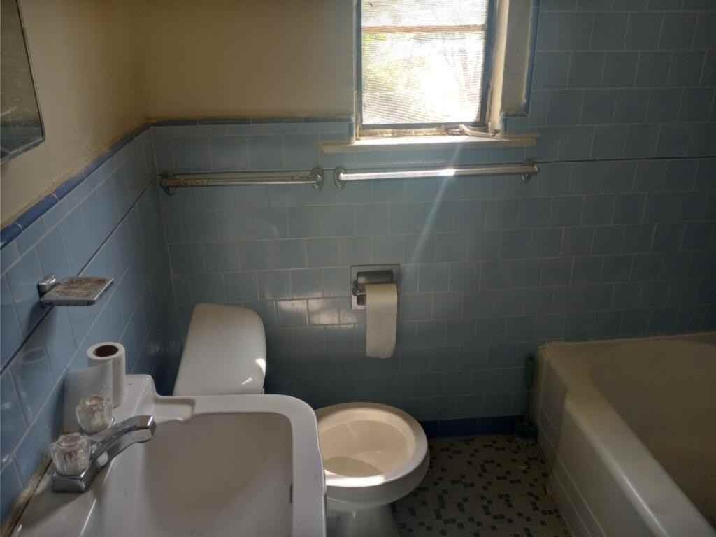 Creekside Apts - Photo 5 of 50