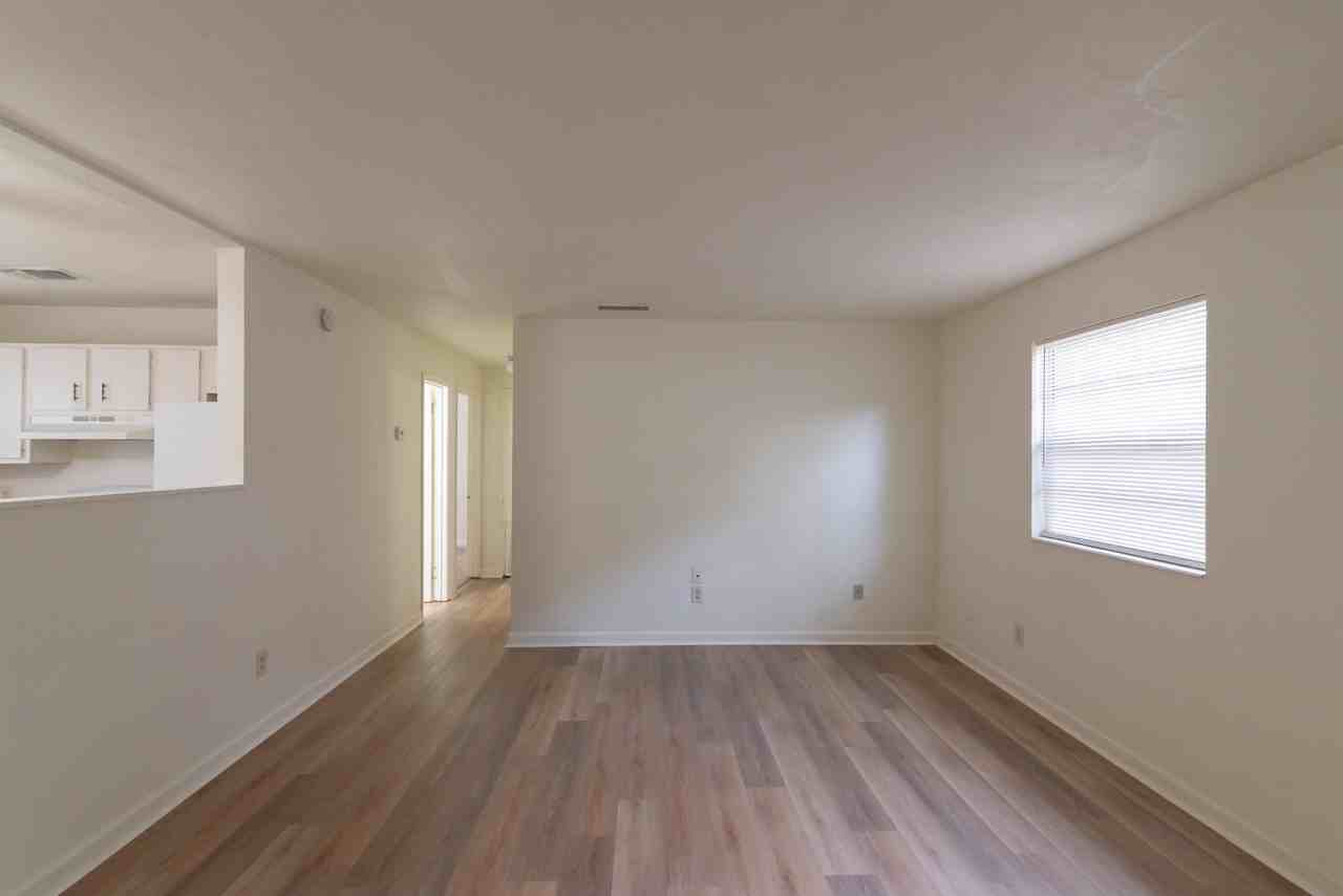 Maria Circle - Photo 4 of 27