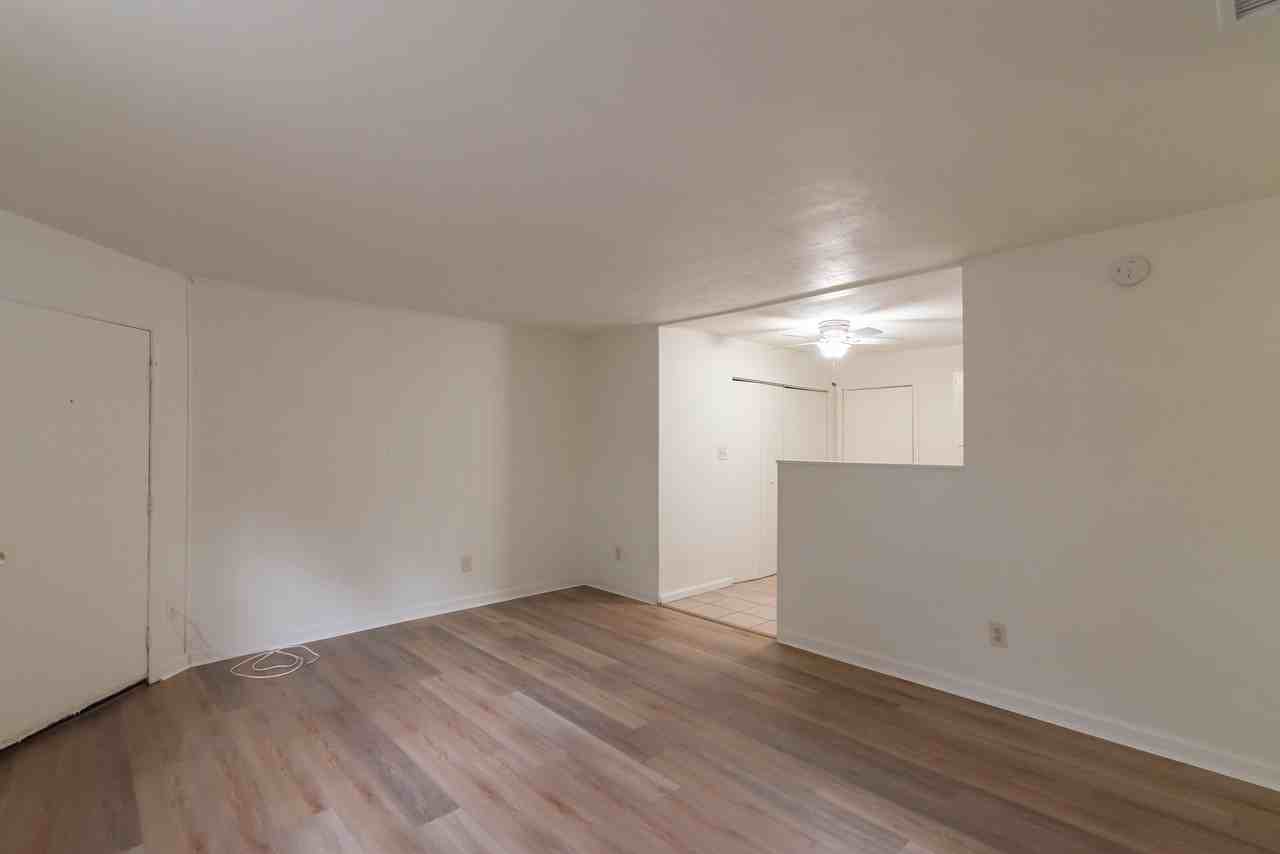 Maria Circle - Photo 7 of 27