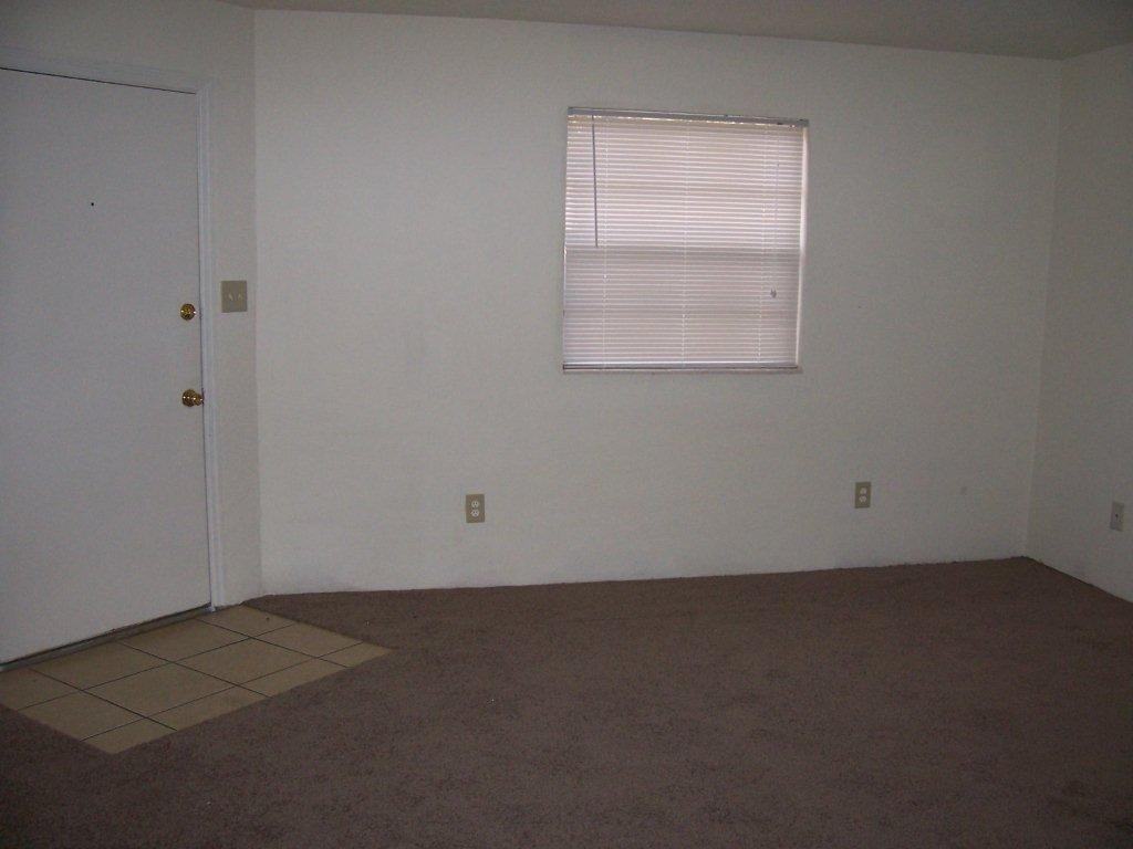 Maria Circle - Photo 2 of 7