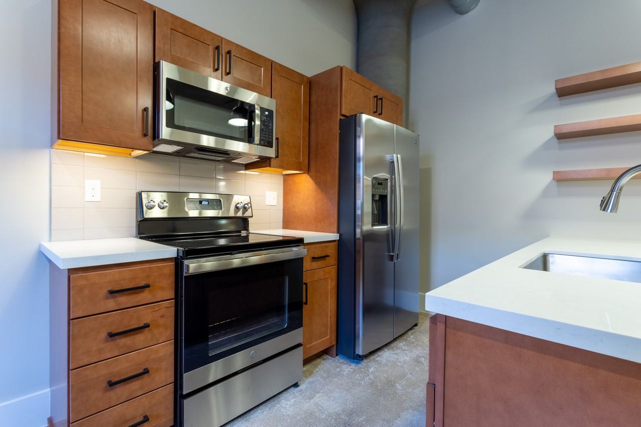 220 E. 9th Street - Photo 4 of 50