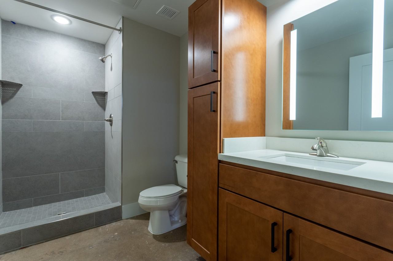 220 E. 9th Street - Photo 5 of 50