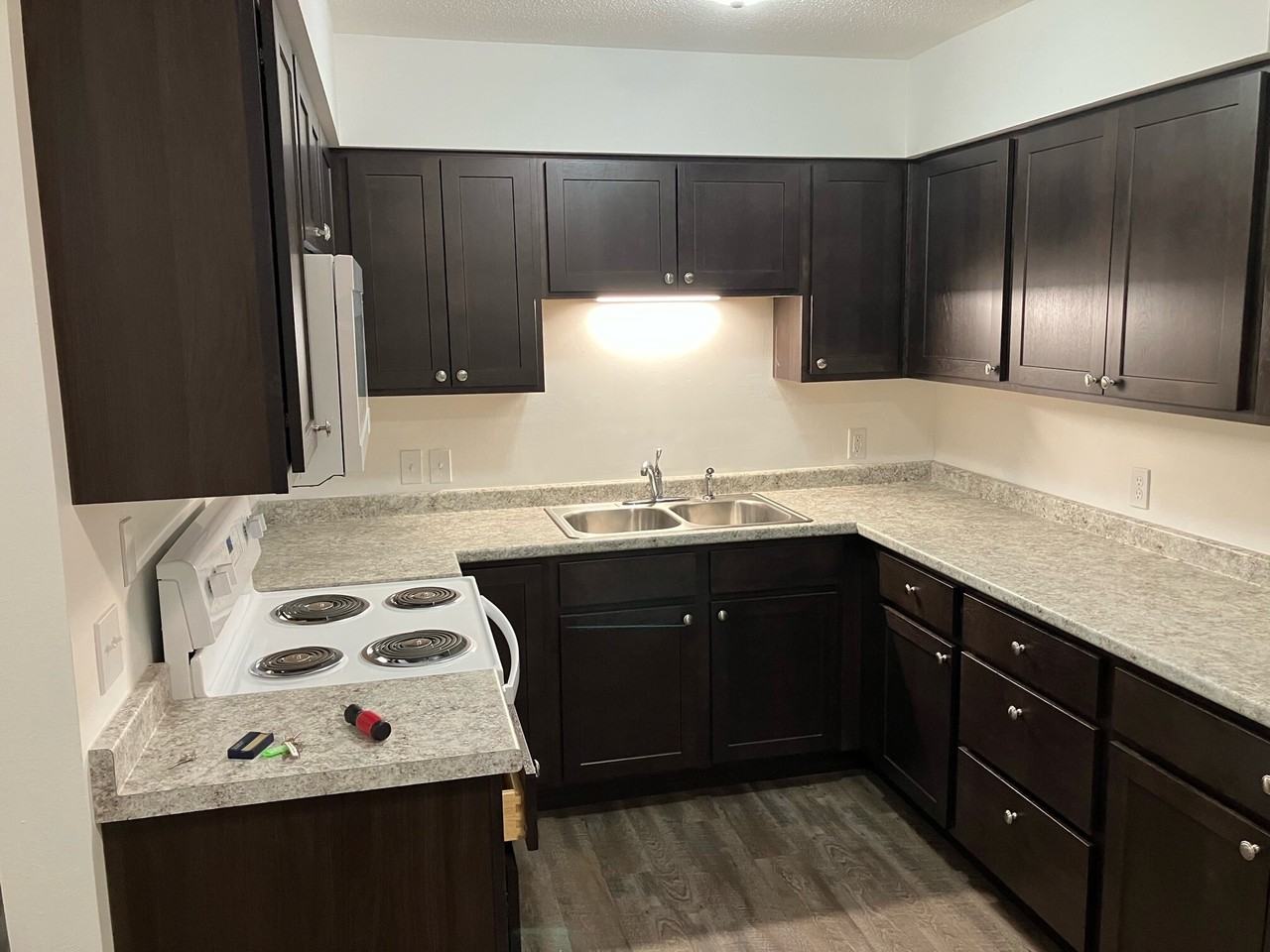 1009 West 8th Street - Photo 5 of 21