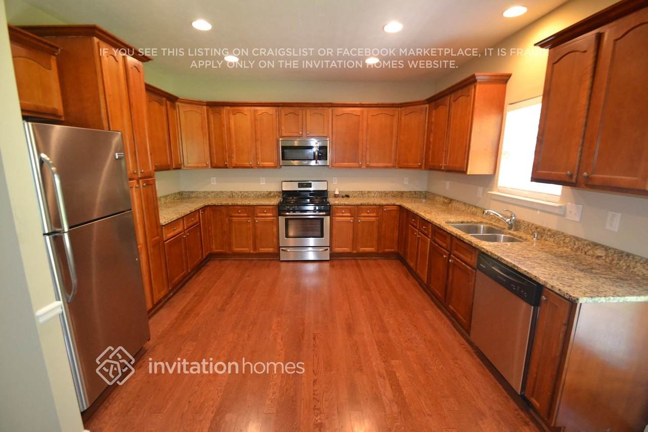 882 Ashton Park Dr - Photo 5 of 16