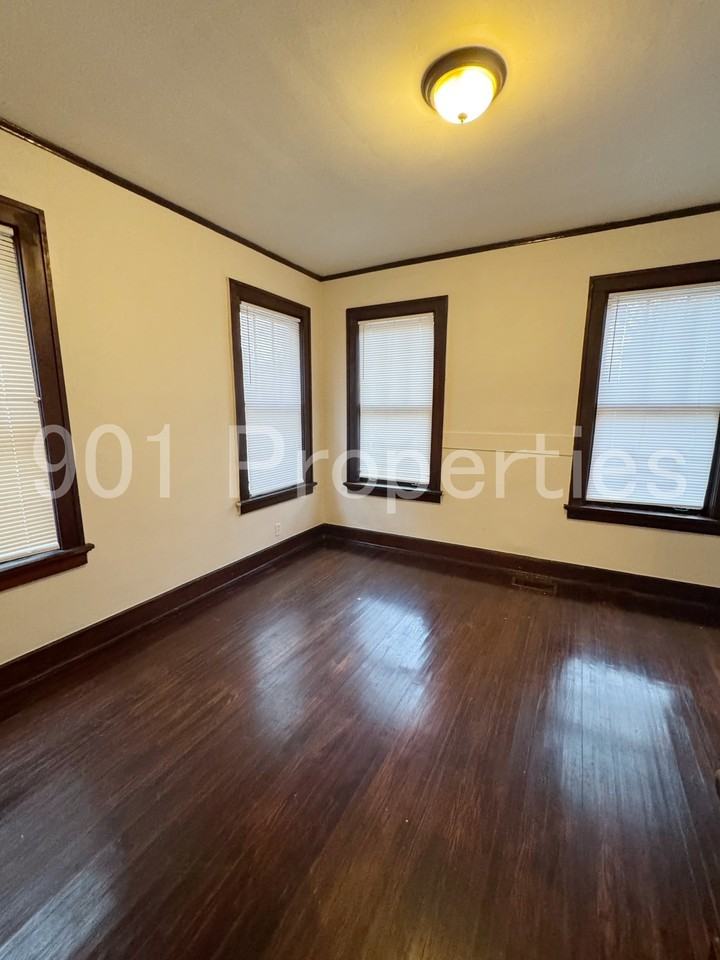 216 North Willett Street #2 - Photo 6 of 16