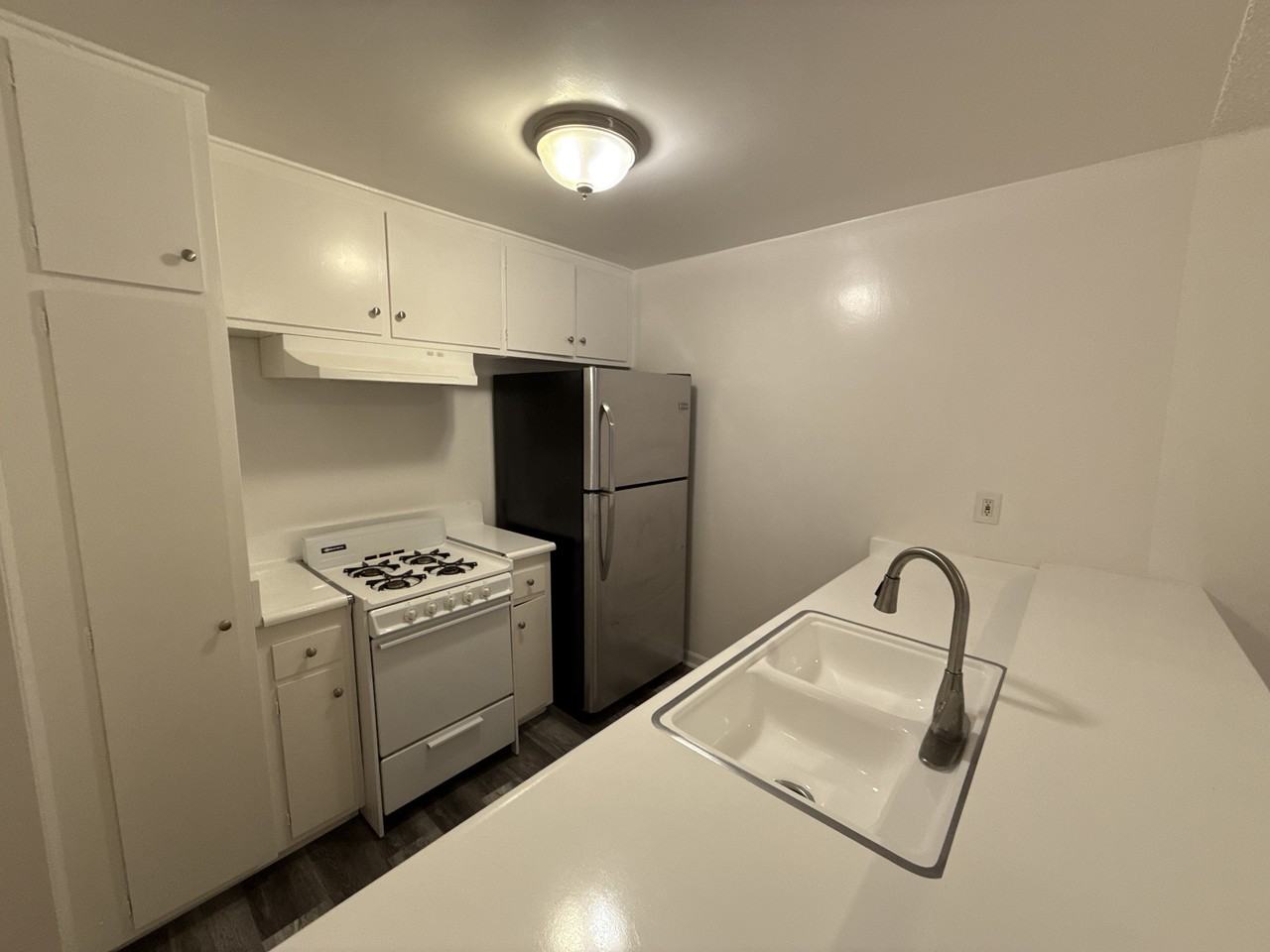 Russell Ave (4208) - Photo 5 of 8