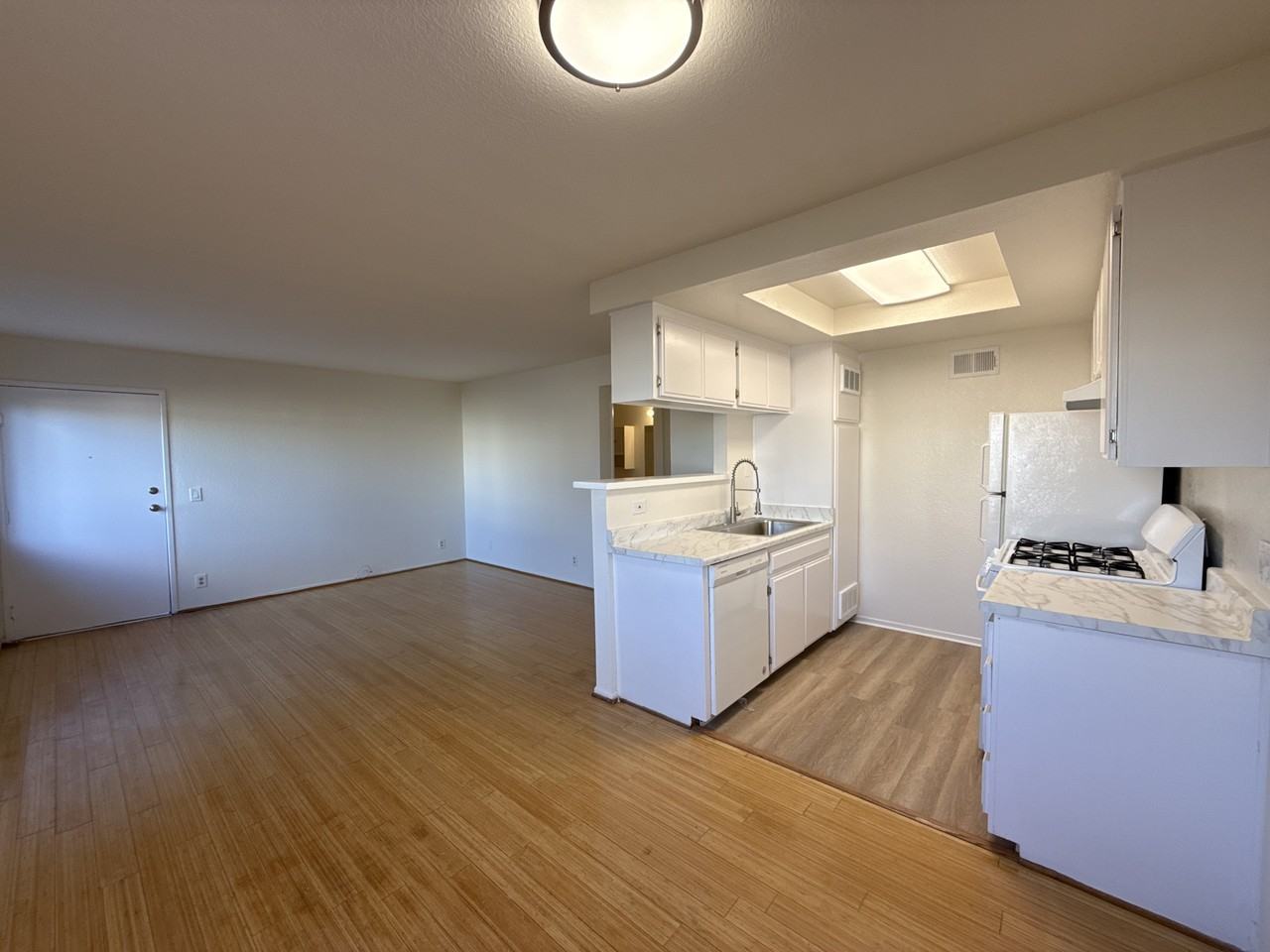 Glendale Blvd (2305) - Photo 3 of 18