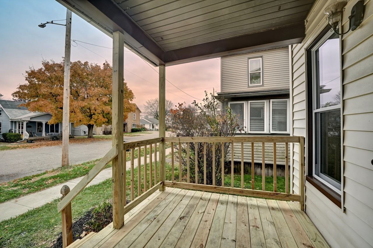 214 2nd St Se #1 - Photo 2 of 12