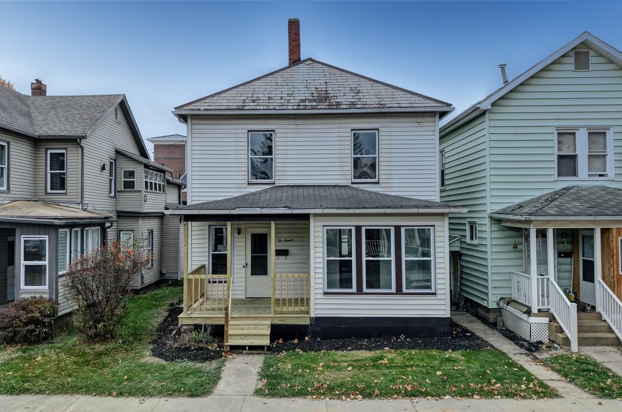 214 2nd St Se #1 - Photo 5 of 12