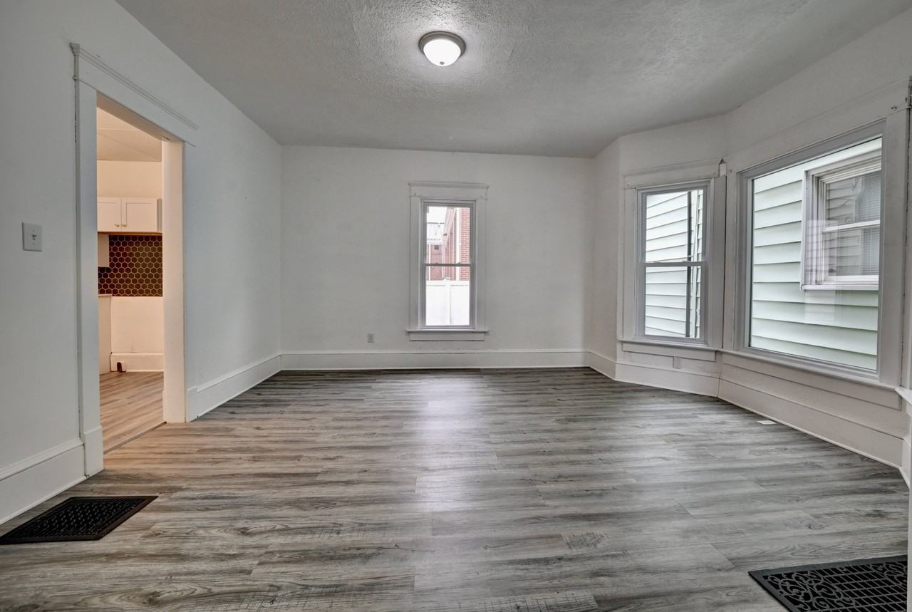 214 2nd St Se #1 - Photo 7 of 12