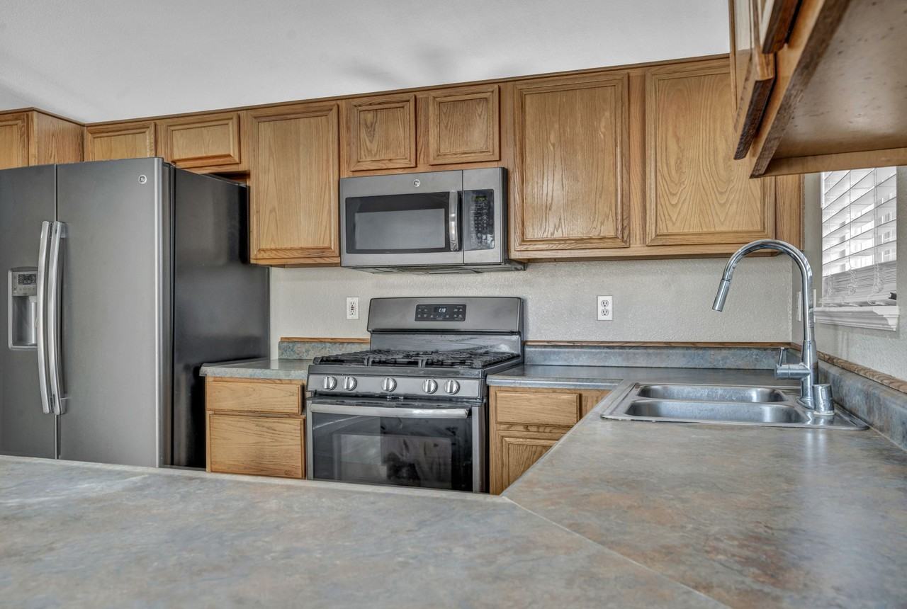 17765 Oakview Ct #1 - Photo 6 of 38