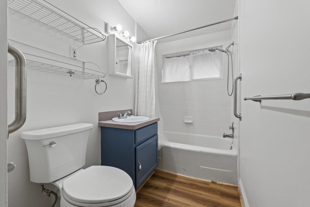 817 Boughton St #1 - Photo 6 of 11