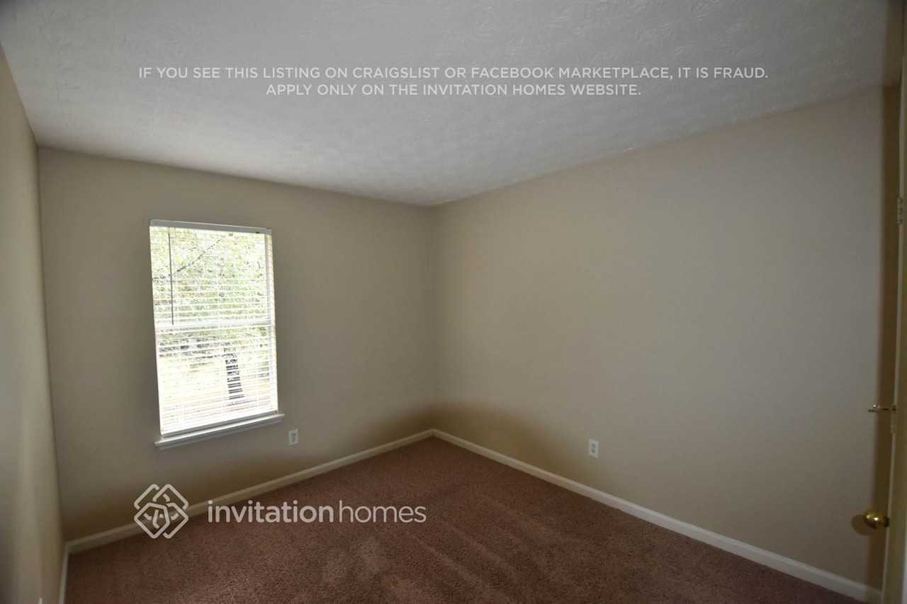 2834 Knollberry Ln - Photo 4 of 6