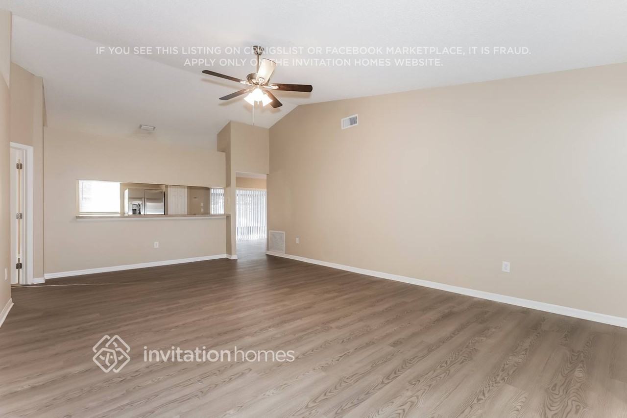 1803 Landside Dr - Photo 4 of 17