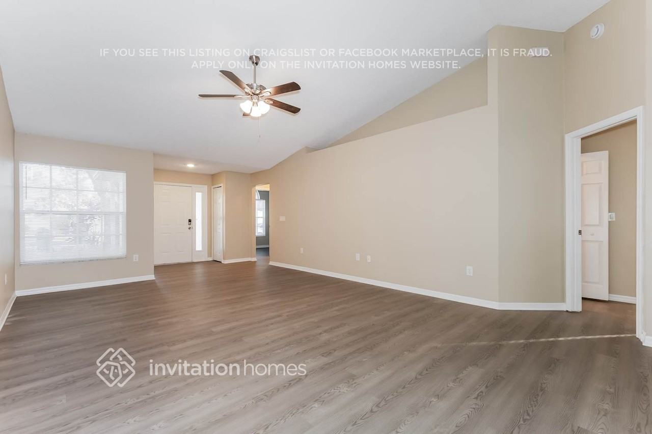 1803 Landside Dr - Photo 5 of 17