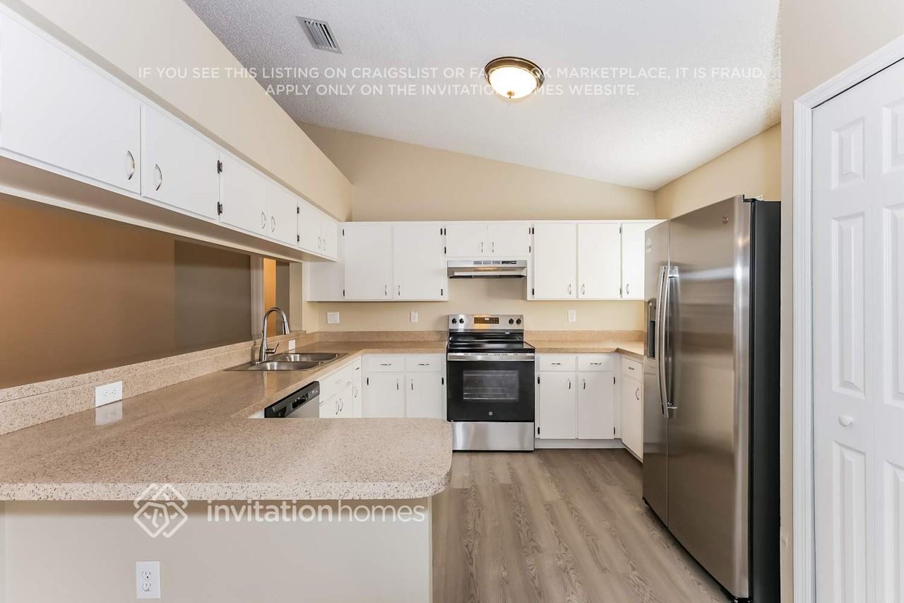1803 Landside Dr - Photo 6 of 17