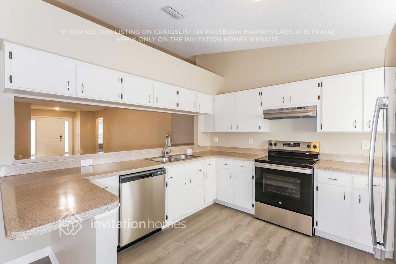 1803 Landside Dr - Photo 7 of 17