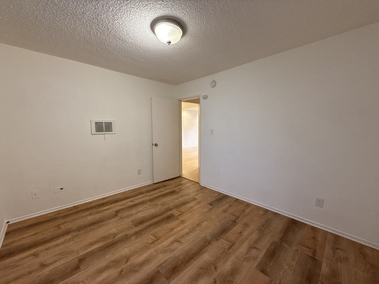 4208 Russell AveUnit 4 #4 - Photo 7 of 8