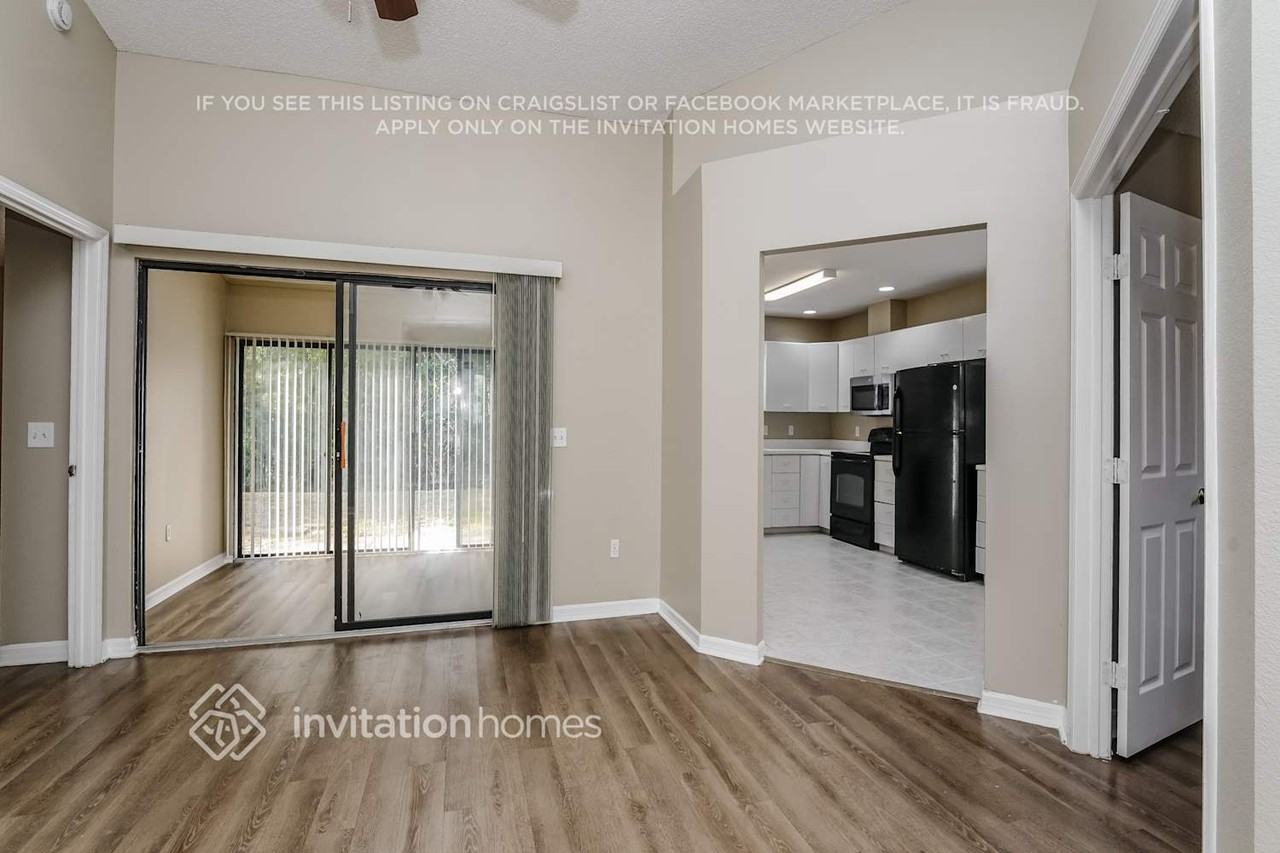 653 Middlebury Loop - Photo 3 of 17