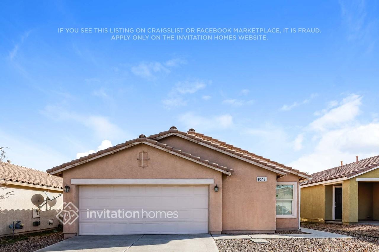 9548 Glen Iris St - Photo 3 of 17