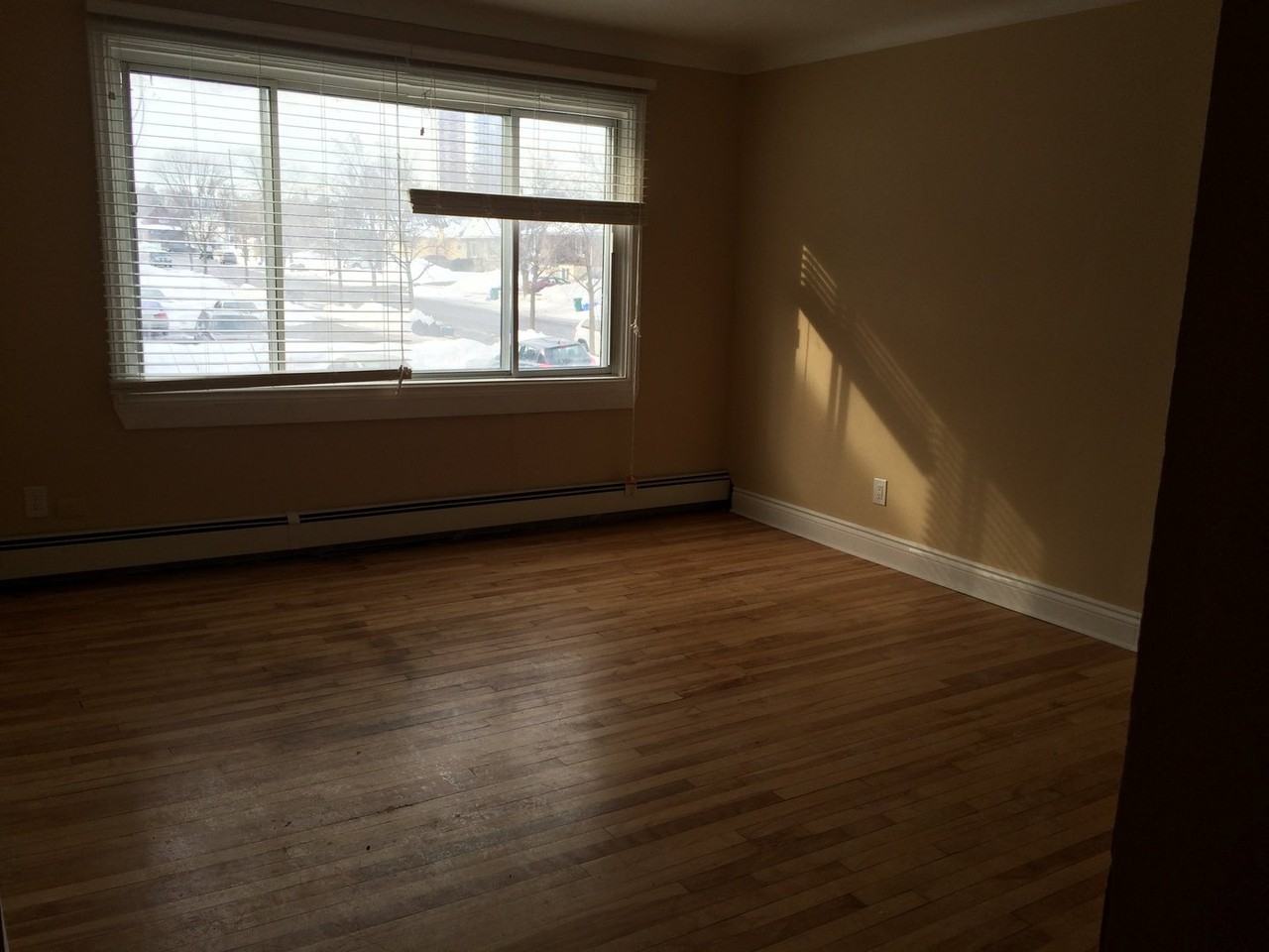 345 Lacasse Ave - Photo 3 of 21