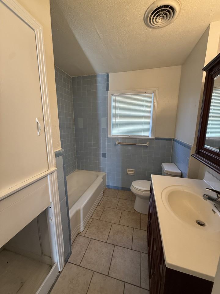 4010 Harding Dr #1 - Photo 7 of 14