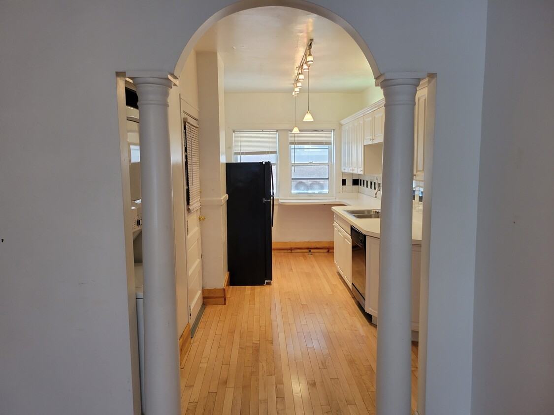 12485 Cedar RoadUnit 2 - Photo 2 of 5