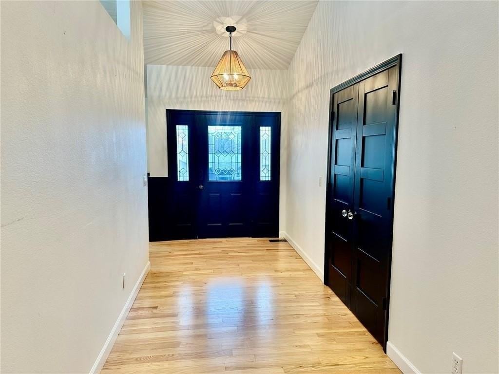 4 Lois Ln - Photo 3 of 44