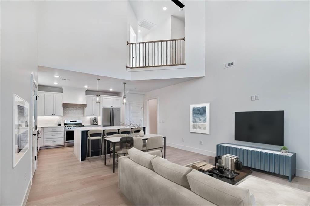 28 Bedford Ln - Photo 5 of 28