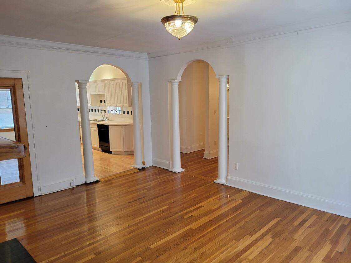 12485 Cedar RoadUnit 1 - Photo 4 of 5