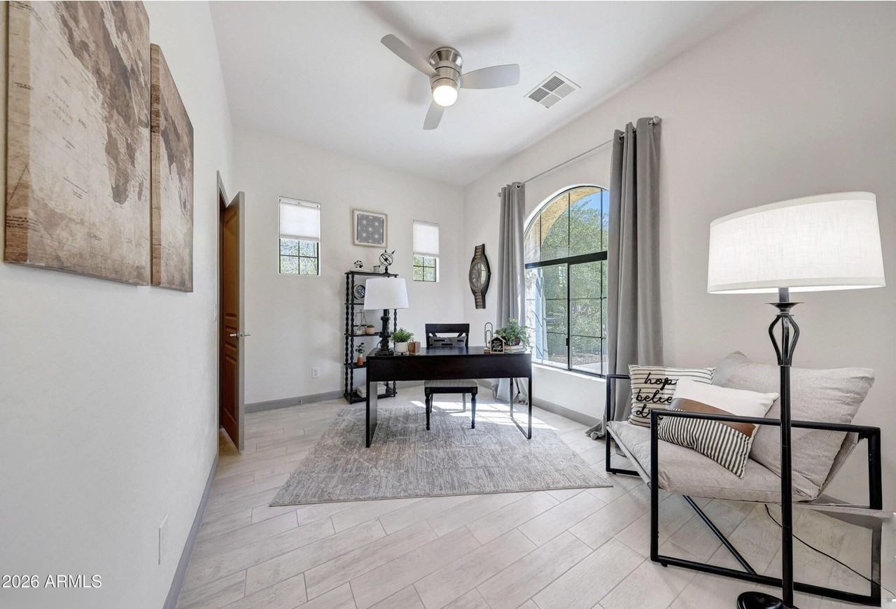 3467 N Hooper St - Photo 5 of 12