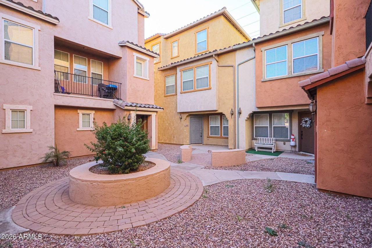 2030 N 78th Gln - Photo 3 of 31