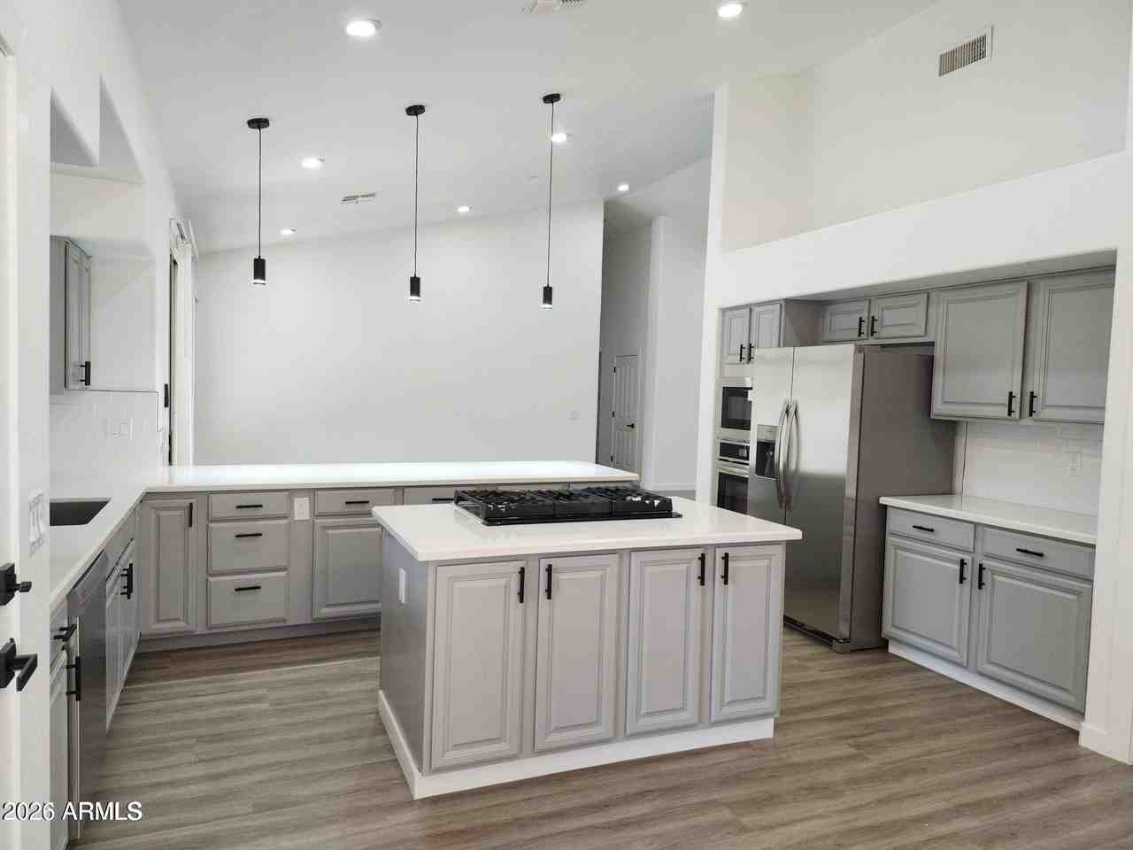 8449 W Rockwood Dr - Photo 6 of 37