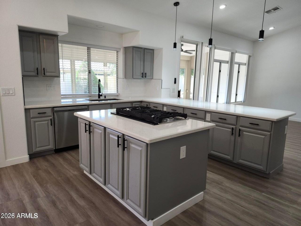 8449 W Rockwood Dr - Photo 7 of 37