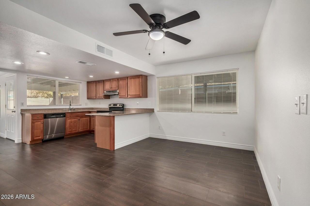 4546 W Onyx Ave - Photo 6 of 23