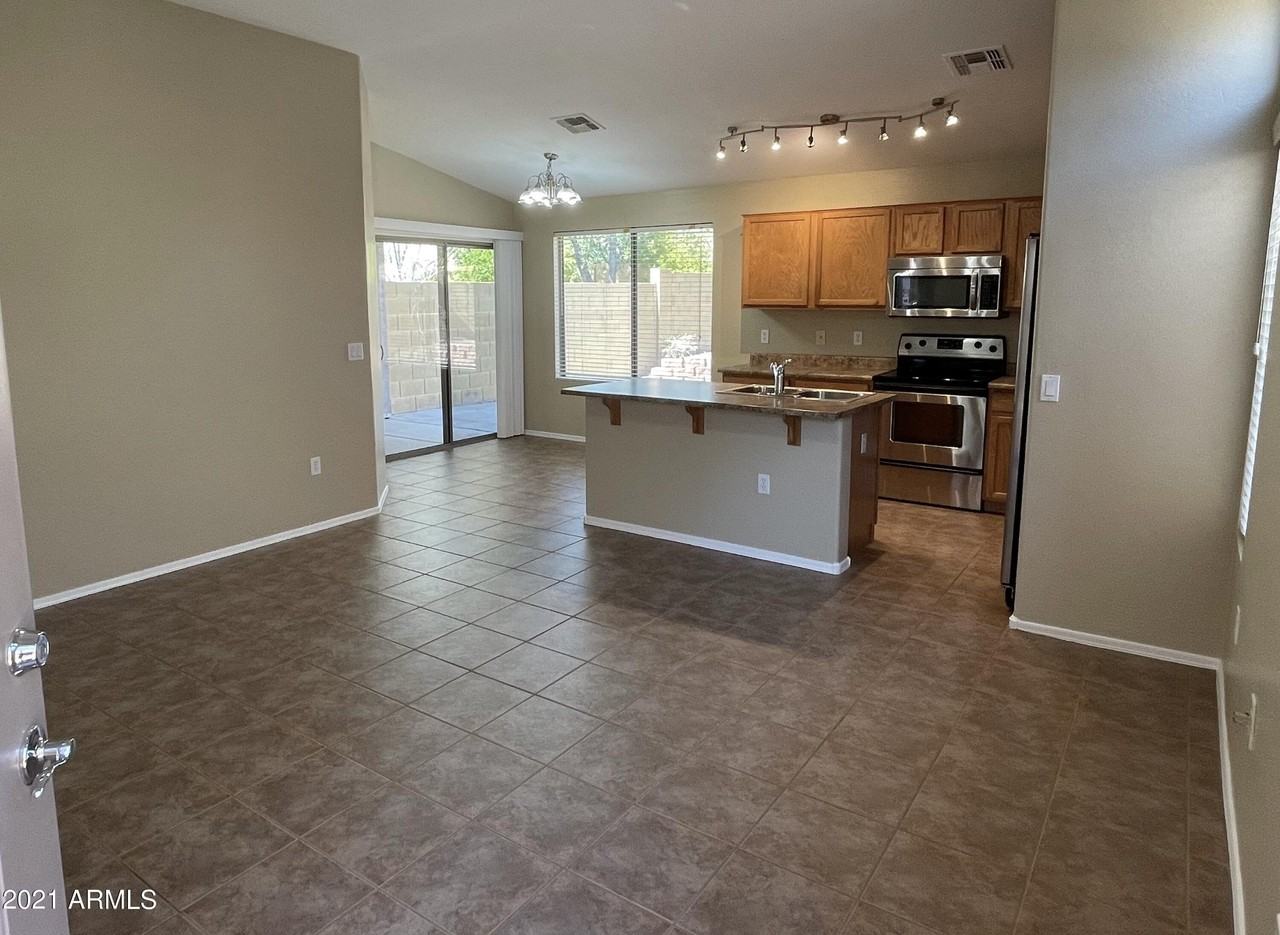 2250 E Deer Valley Rd Unit 86 #86 - Photo 5 of 22