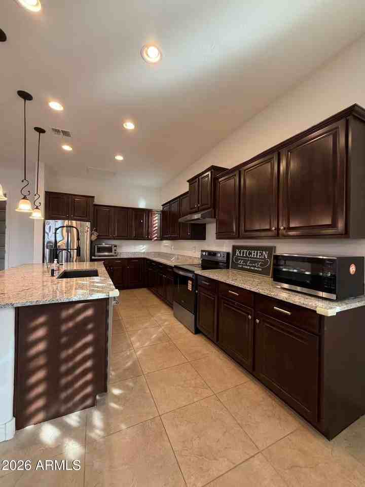 3191 E Beechnut Pl - Photo 6 of 37