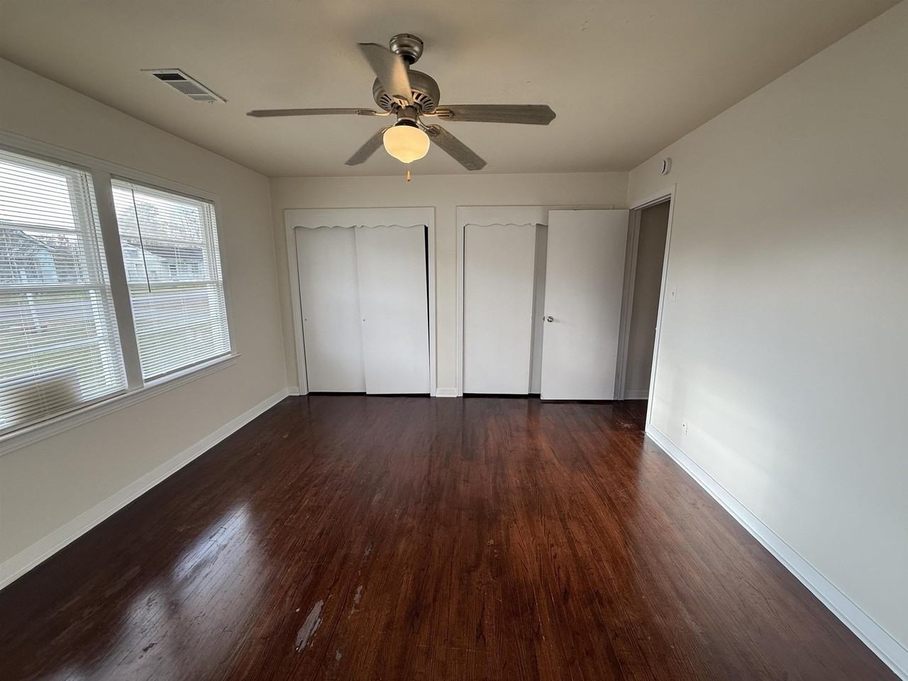 4010 Harding Dr - Photo 2 of 14