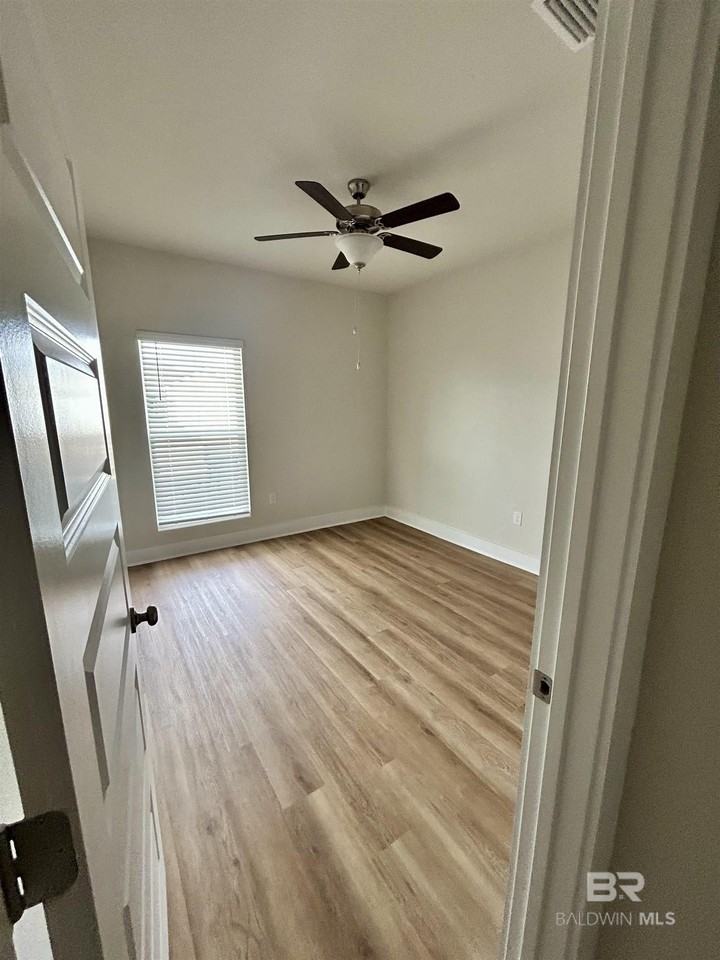 8708 Sea Star Cir - Photo 7 of 34