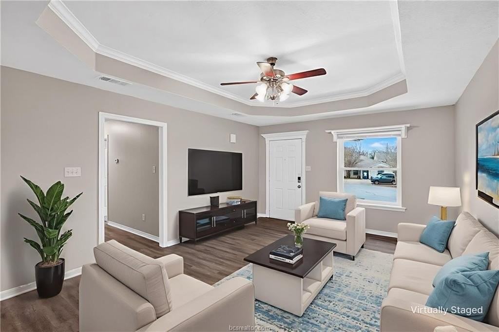 1402 Western Oaks Ct - Photo 4 of 32