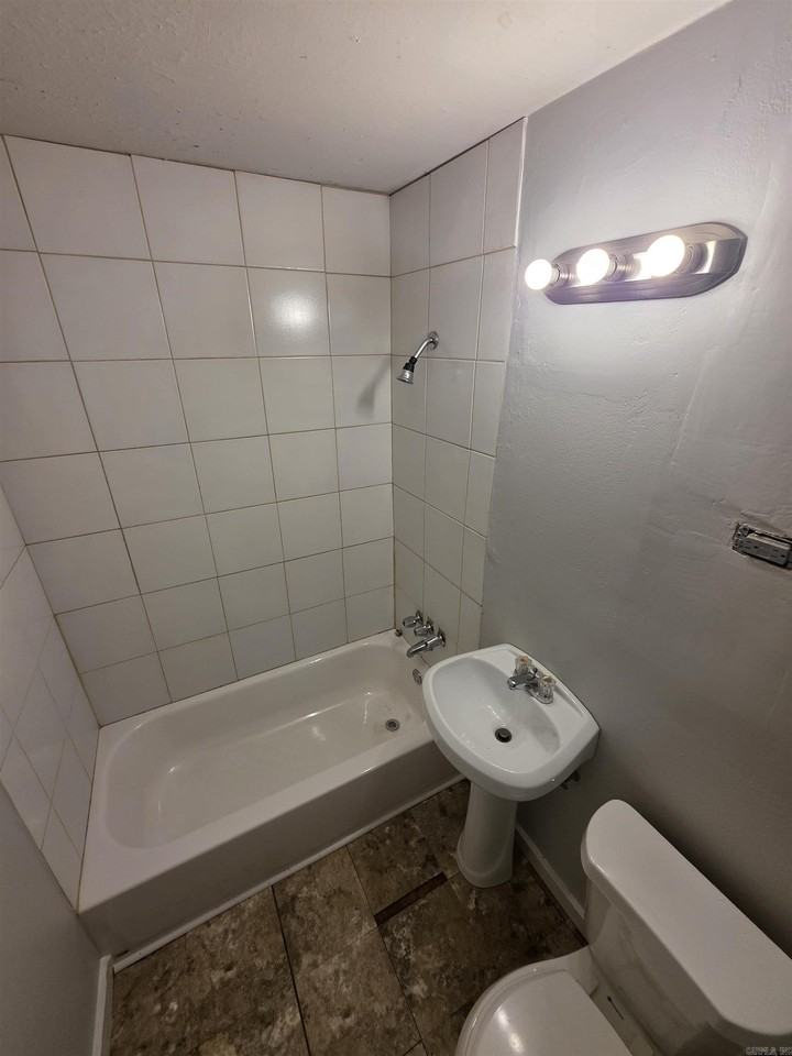 2602 S Tyler St - Photo 4 of 7