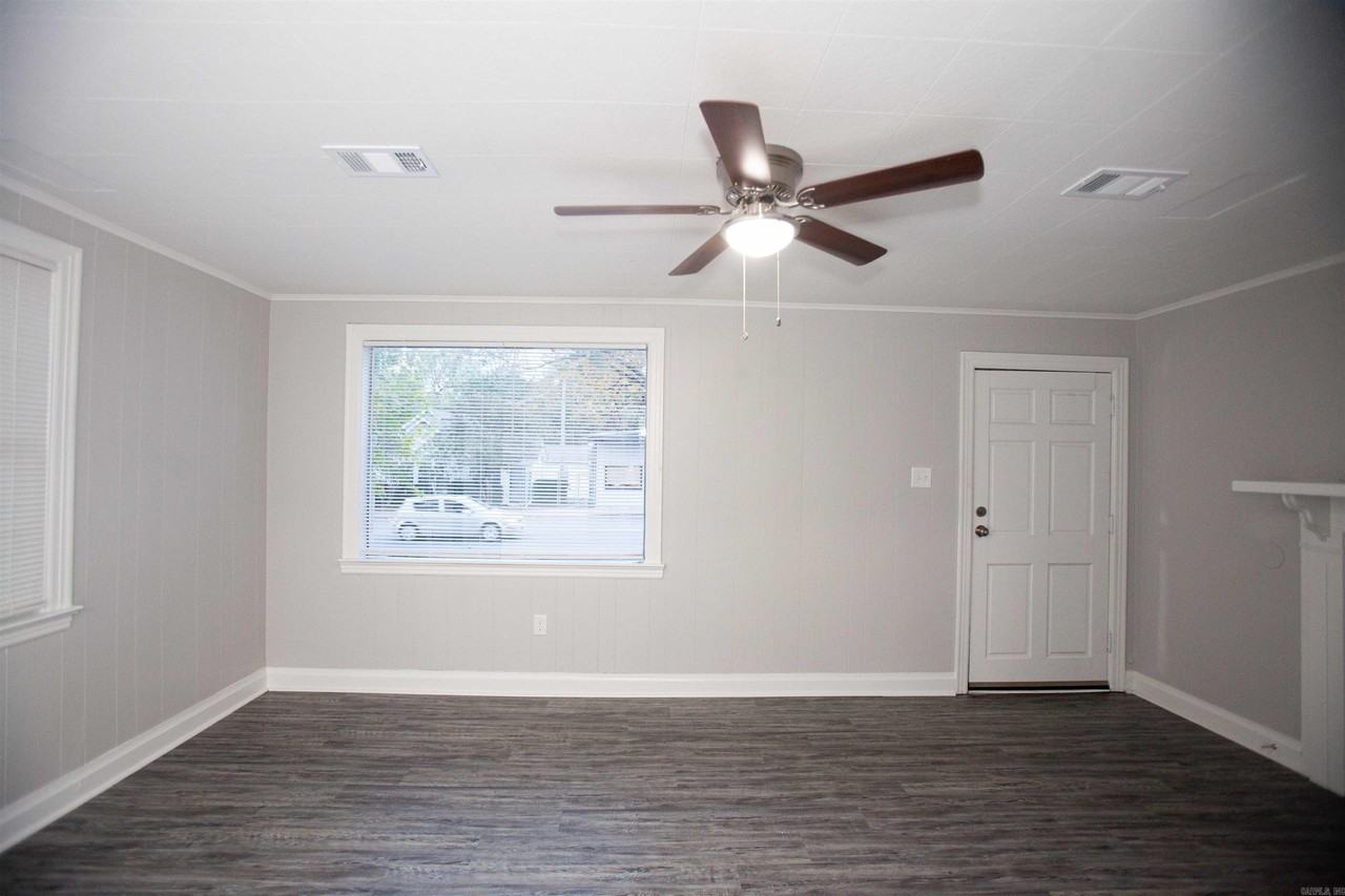 5008 Lynch Dr - Photo 2 of 26