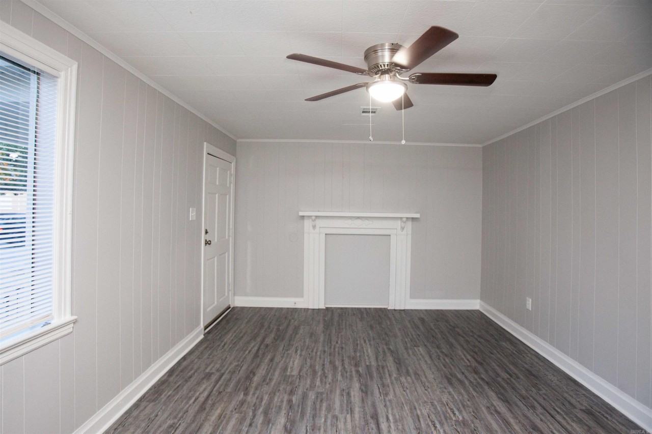 5008 Lynch Dr - Photo 3 of 26