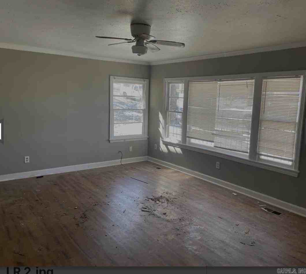 1523 Washington St - Photo 2 of 5