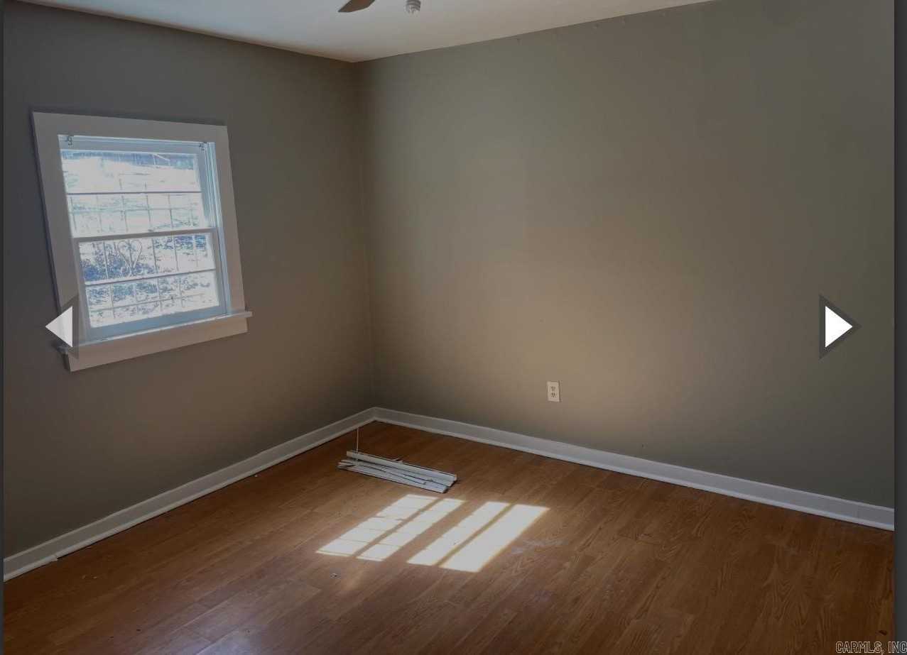 1523 Washington St - Photo 4 of 5