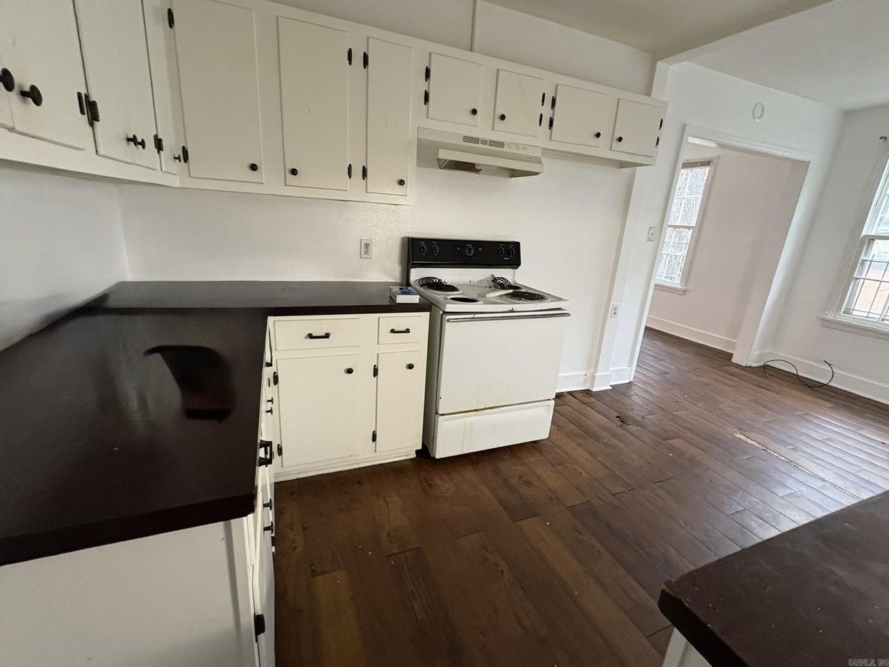 5005 W 31st St - Photo 2 of 11