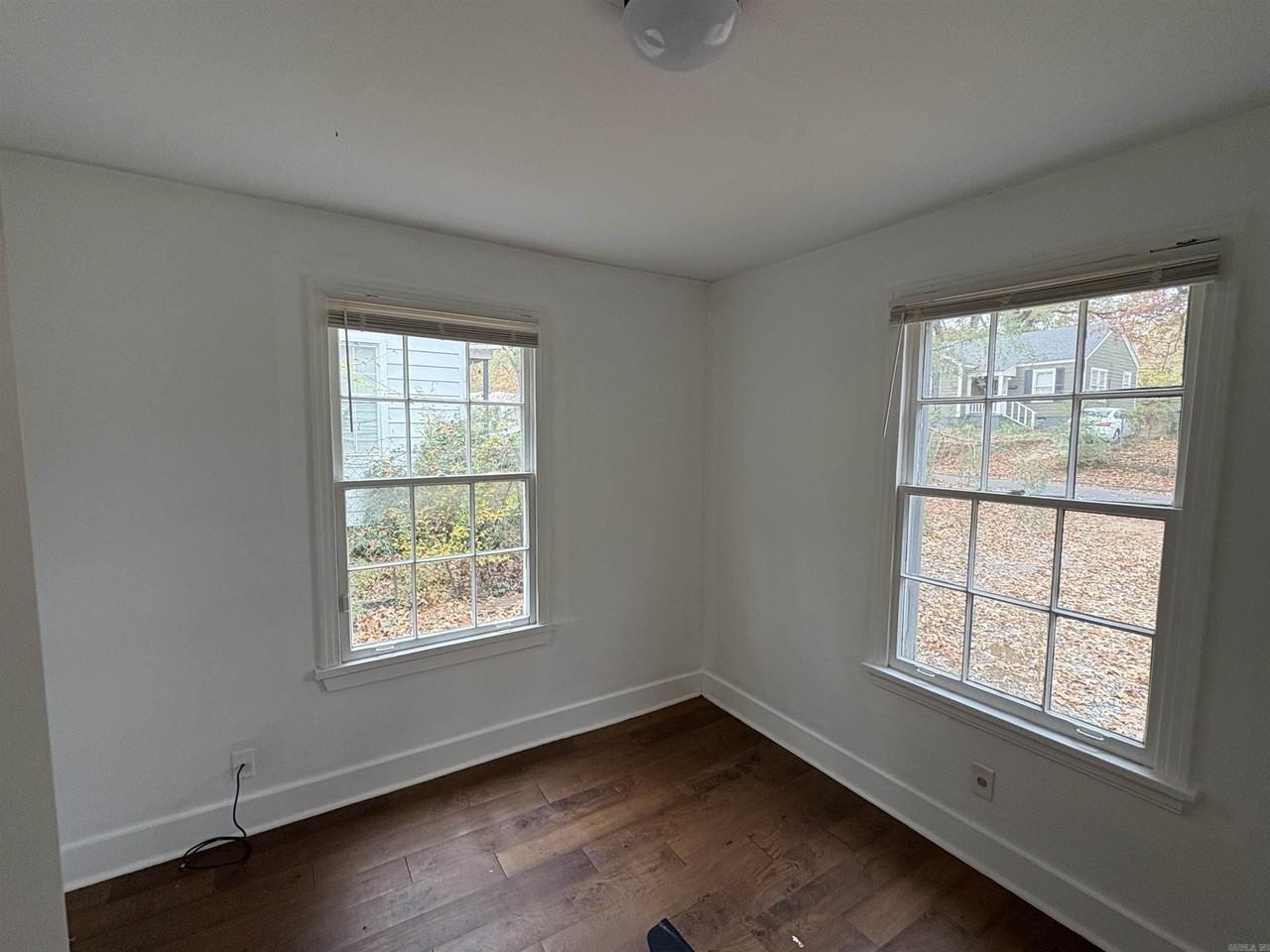 5005 W 31st St - Photo 3 of 11