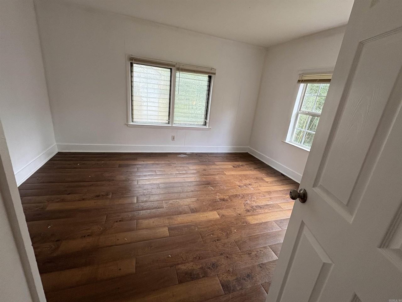 5005 W 31st St - Photo 7 of 11