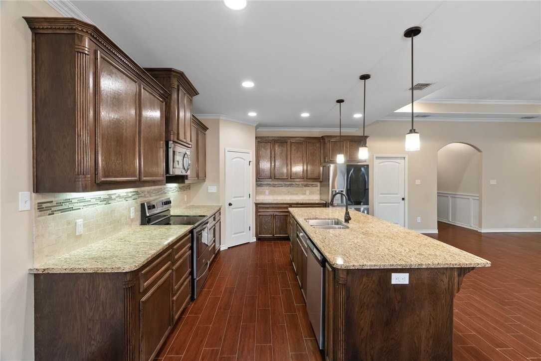 2729 Gold Rush Ln - Photo 4 of 15